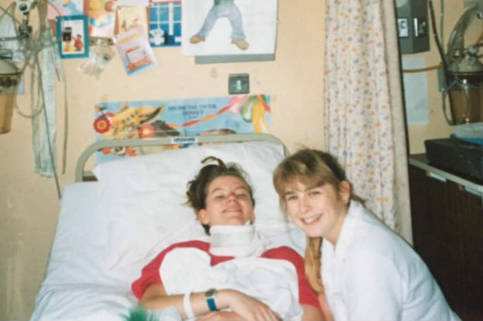 infermiera e ragazza si ritrovano dopo 30 anni