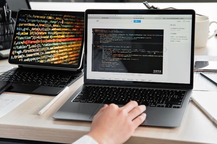 L’infermiere informatico nell’era dell’IA: una figura ancora sconosciuta in Italia