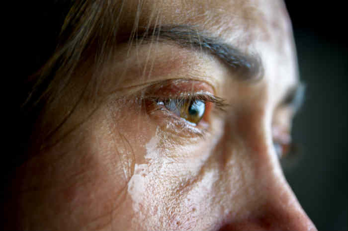 Spallanzani: SARS-COV-2 isolato in lacrime di una paziente