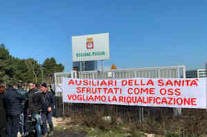 Puglia, protesta ex ausiliari sanità: vogliamo solo lavorare