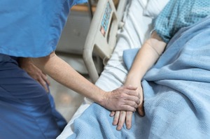 L’infermiere in tasca: quando le parole sminuiscono la cura