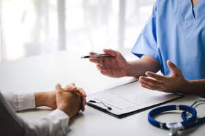 “Prescrivere” o “richiedere”? Le lauree magistrali specialistiche infermieristiche tra evidenza e scelte di sistema