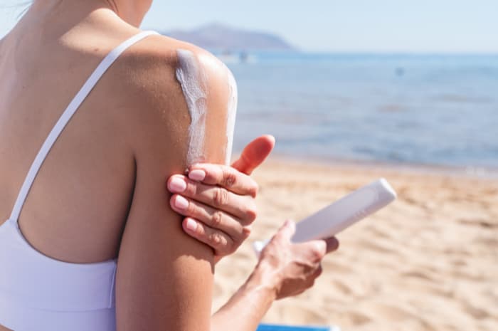 Fotoprotezione efficace contro invecchiamento e tumori cutanei