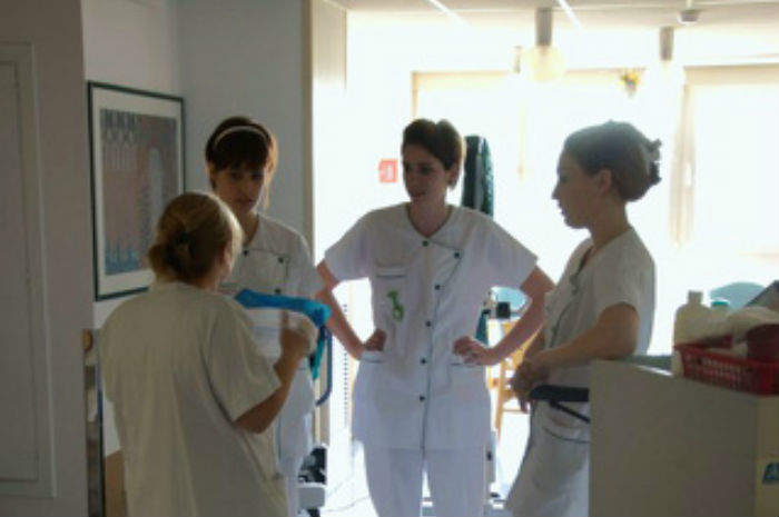 infermieri in corridoio