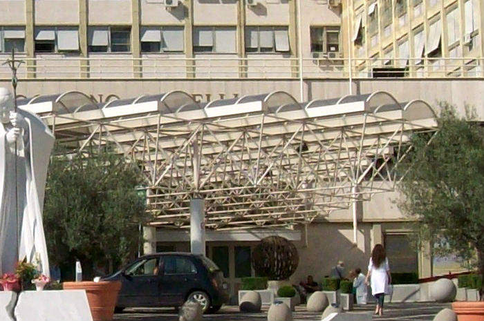 Il policlinico Gemelli a Roma