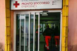 Assalto no green pass all'Umberto I, feriti 3 infermieri