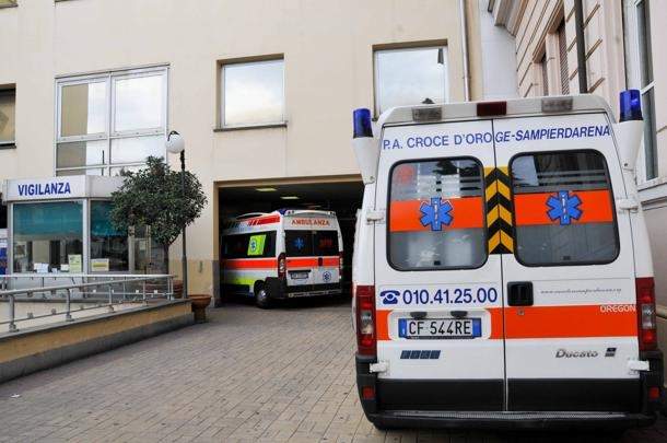 Incarichi a Genova: tre infermieri rifiutano di lavorare con P.IVA e si licenziano, il servizio parte a singhiozzo alla ASL Tre