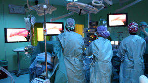 un intervento in sala operatoria
